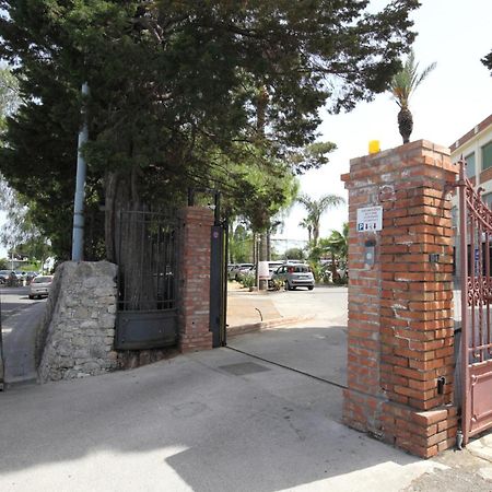 Lady Hill Bed & Breakfast ตาออร์มินา ภายนอก รูปภาพ